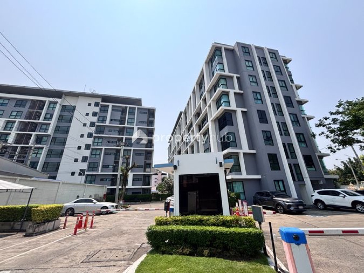 Exterior or project image for Metro Sky Ratchada in Bangkok