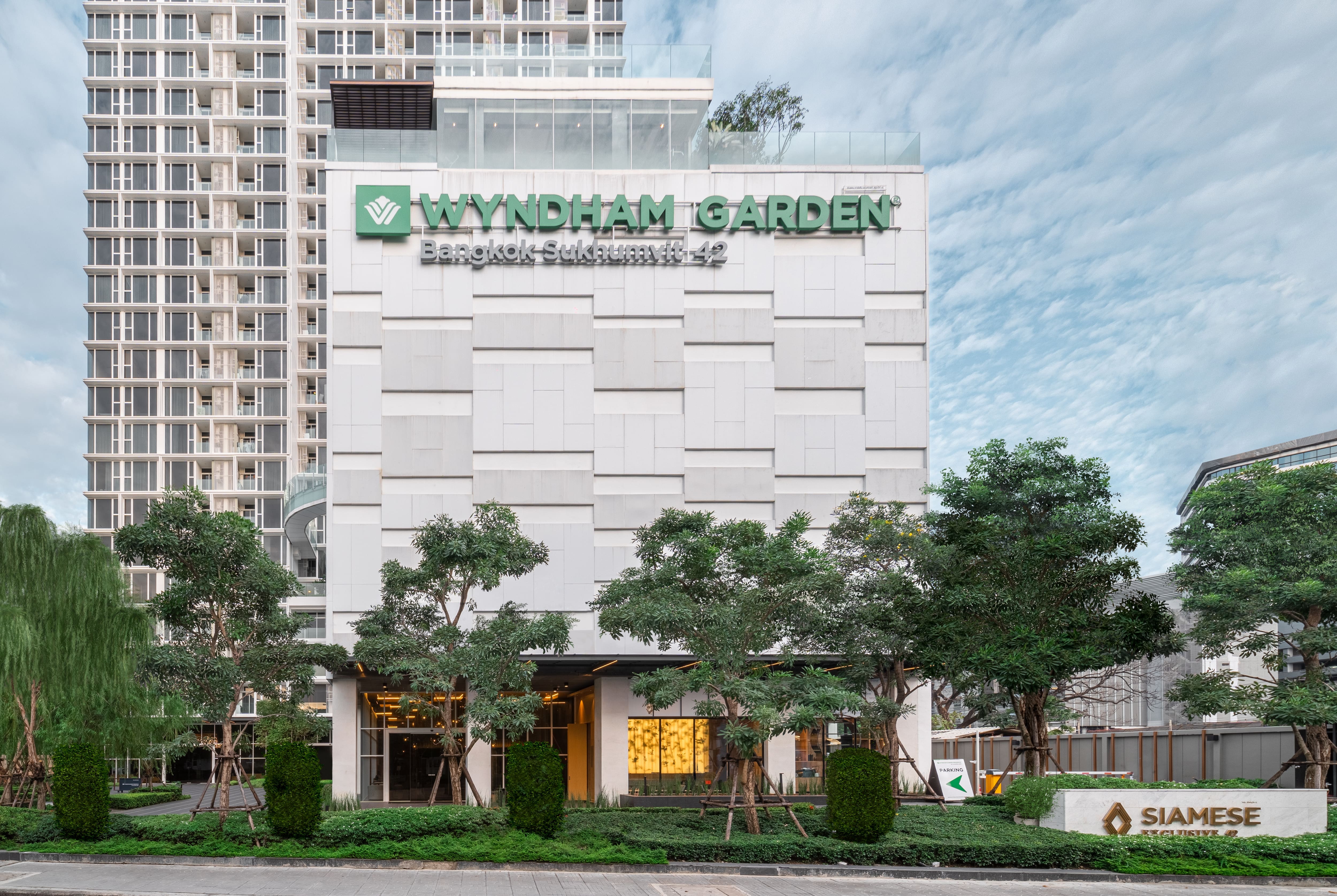 Exterior or project image for Wyndham Garden Sukhumvit 42 in Bangkok